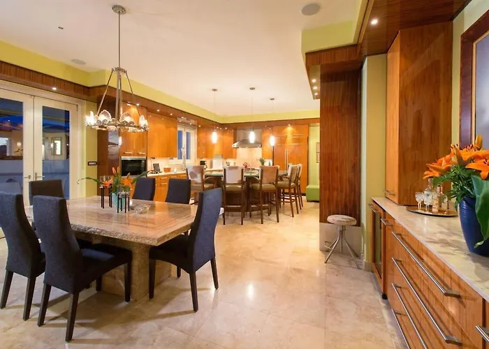 Exquisite Hilltop With Luxurious Modern Design, Sweeping Ocean Views & Sparkling Infinity Pool * Playa Flamingo