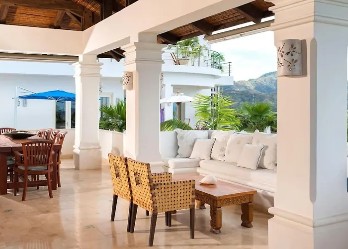 Exquisite Hilltop With Luxurious Modern Design, Sweeping Ocean Views & Sparkling Infinity Pool Сasa de vacaciones *